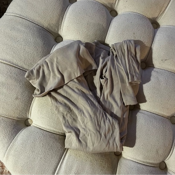 ARITZIA Cream/ White Ribbed Turtleneck - Picture 2 of 5